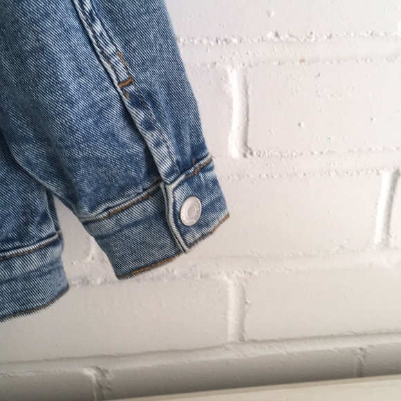 Girls Size 3T Classic White Washed Blue Denim Jacket - Picture 6 of 9